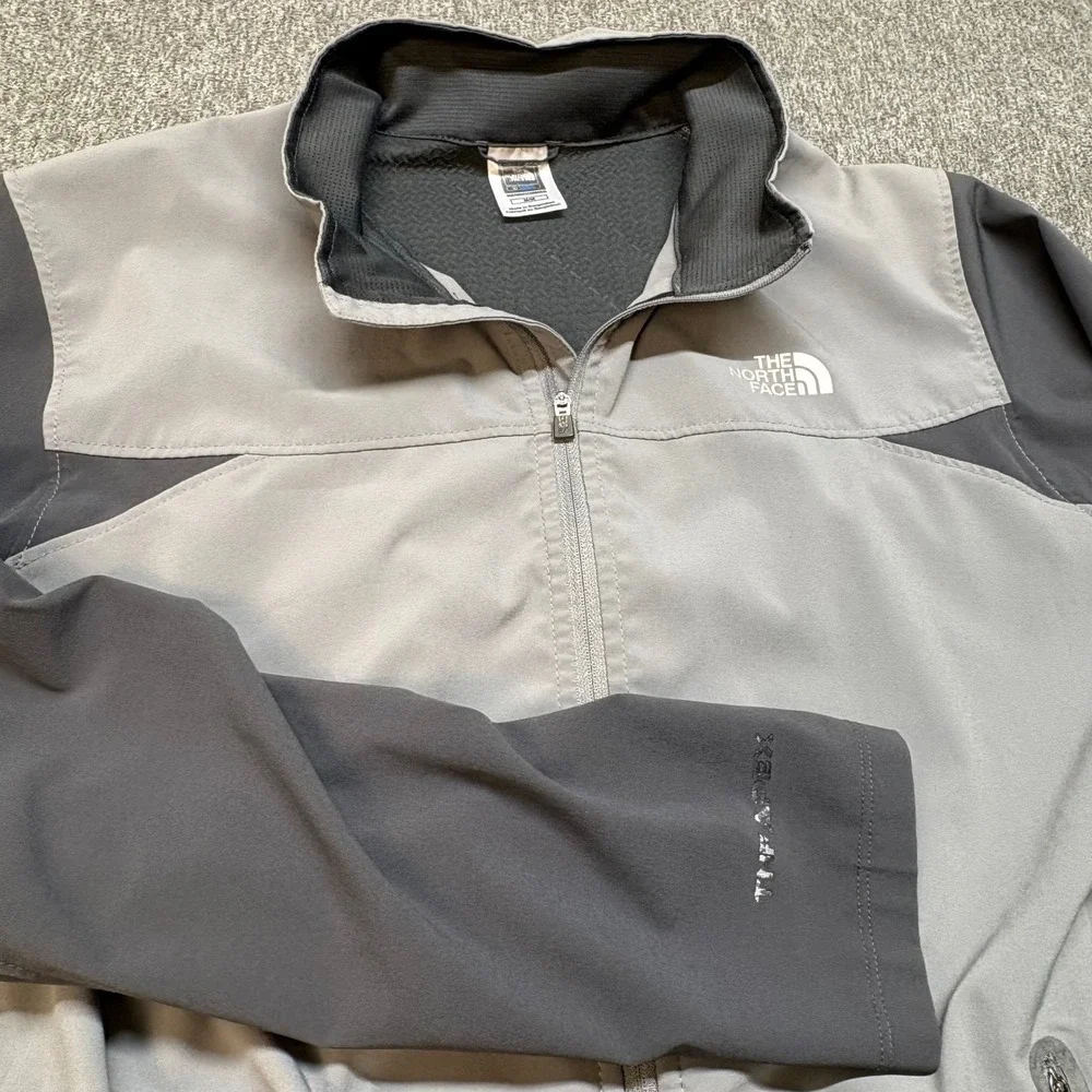 The North Face TNF Apex Men's M Grey Windbreaker Jacket Lightweight‎